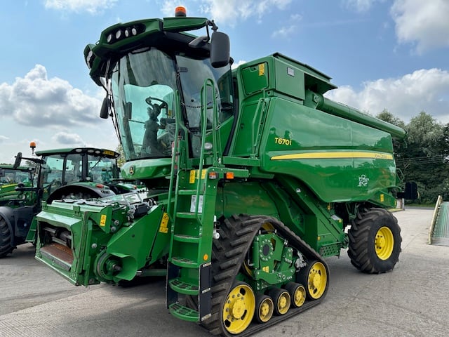 2018 John Deere T670i