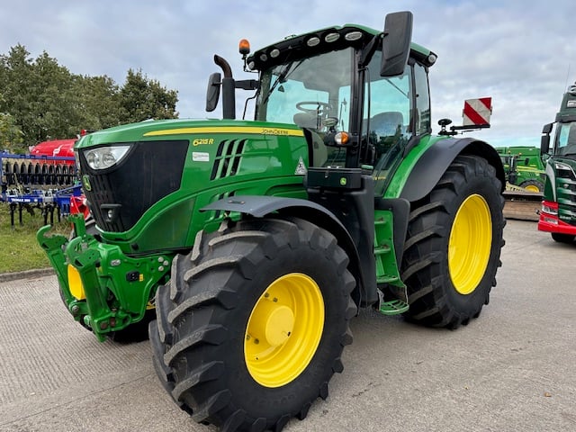 2021 John Deere 6215R