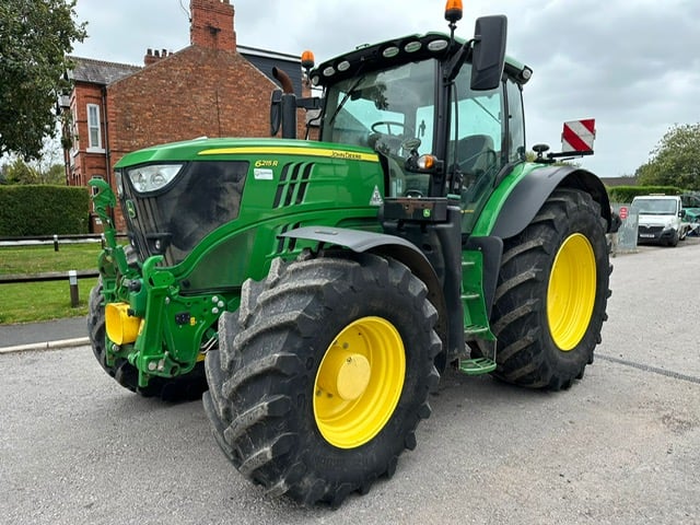 2022 John Deere 6215R