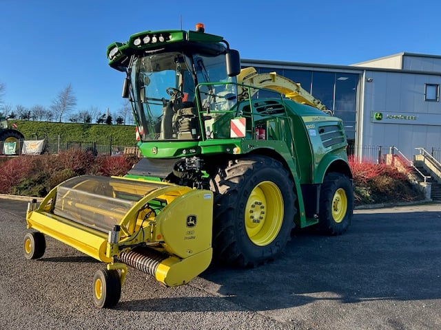 2022 John Deere 8300i Forager