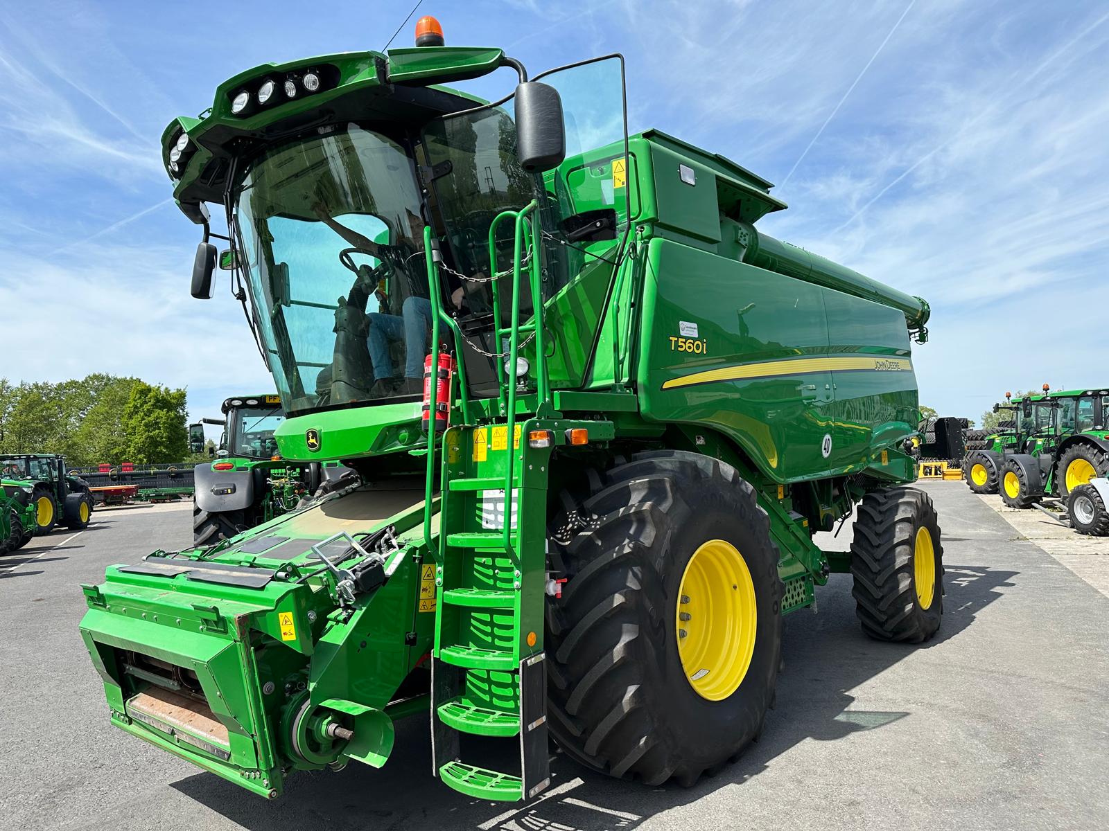 2020 John Deere T560i