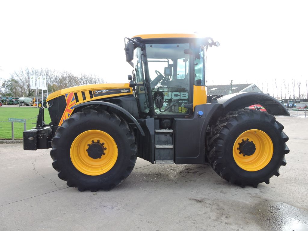 JCB 4220 TRACTOR Equipment Sales