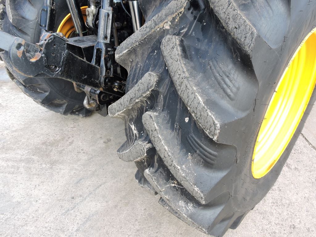 JCB 4220 TRACTOR Equipment Sales