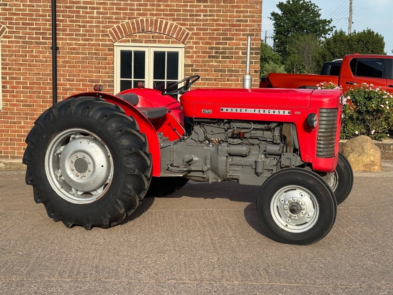 Parris Tractors Ltd